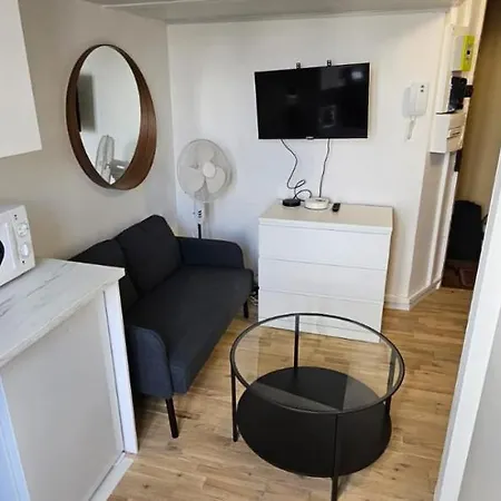 Studio Mezzanine Proche Zenith - 19 - 2p * Paris
